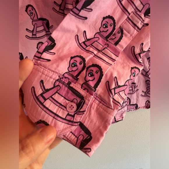 Hugo Loves Tiki ADULT MEDIUM rocking horse purple button up - Picture 3 of 5